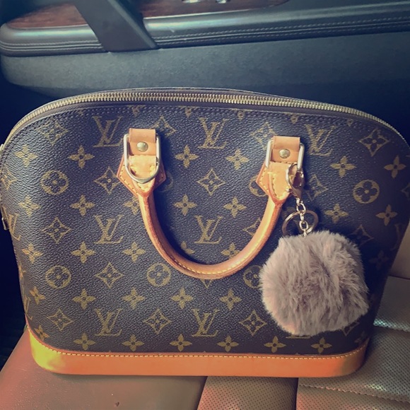 Meet your Posher, Reina - Picture 1 of 1